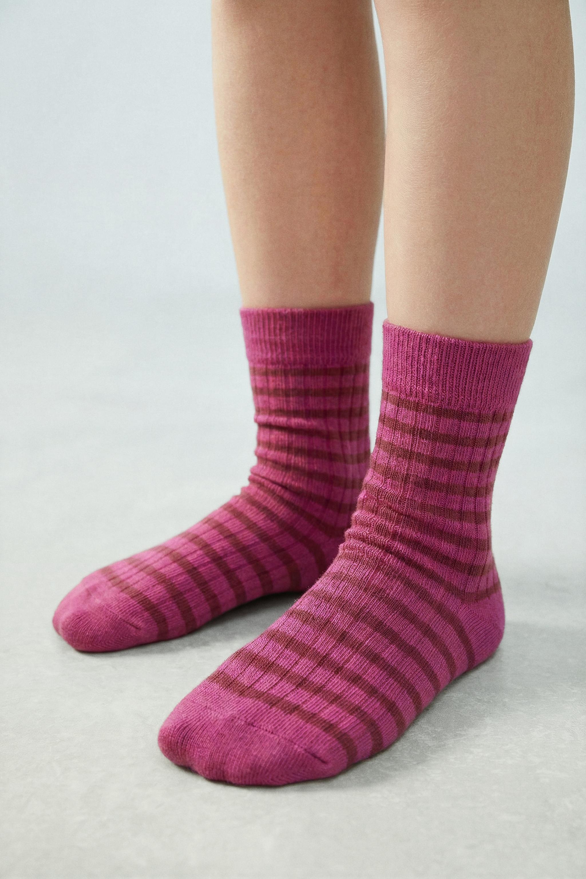 LOT DE DEUX PAIRES CHAUSSETTES MONTANTES À RAYURES
